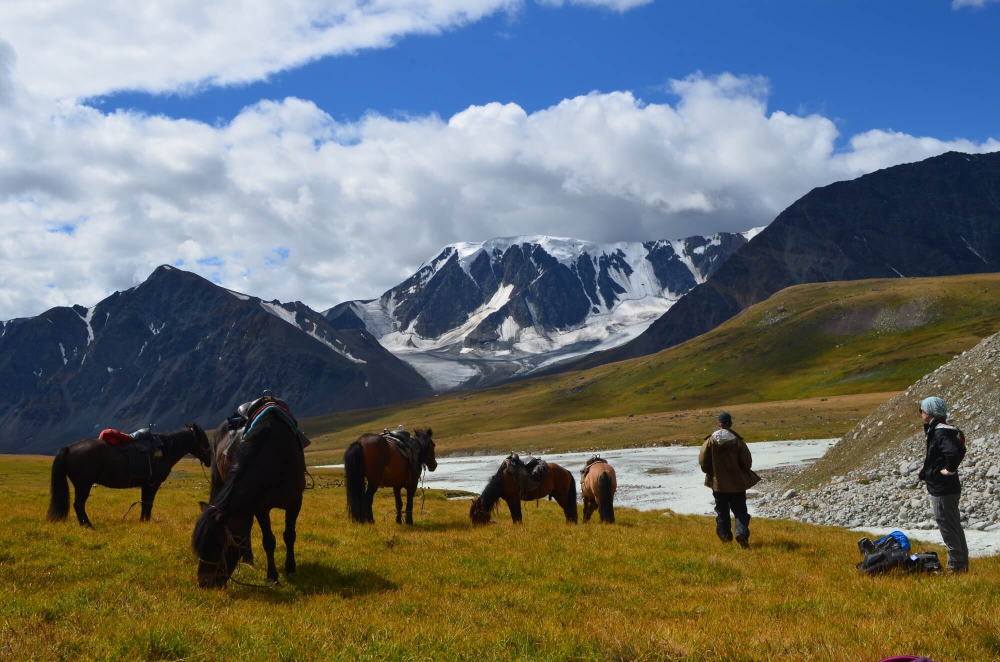 Mongolia horse trekking