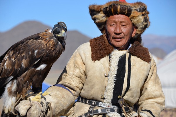 cross mongolia to the festival 01