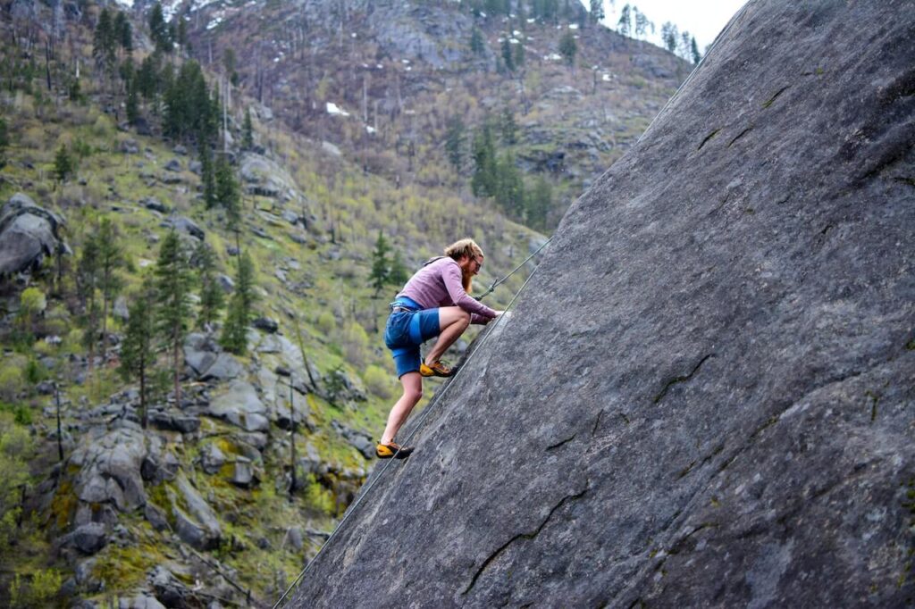 mountain climbing risks