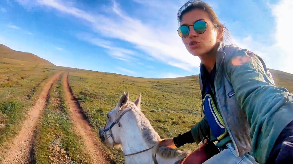 7 days horse trekking alone in m