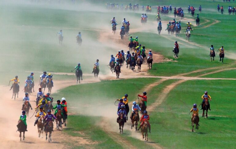 Mongolian horse racing – Traditions and modern competitions