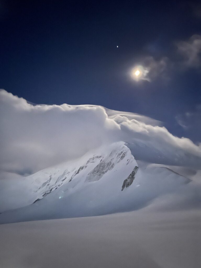 Mt.Khuiten